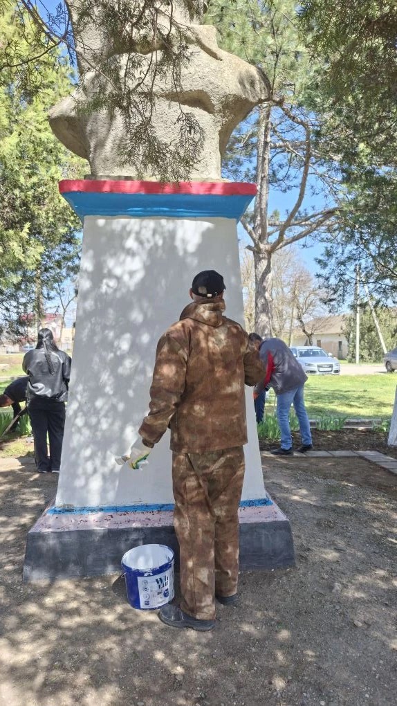 Памятник И.Сердюкову.jpg